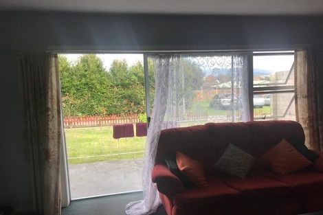 Photo of property in 2/30 Mcleod Road, Henderson, Auckland, 0612