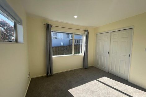 Photo of property in 6 Marco Place, Highland Park, Auckland, 2010