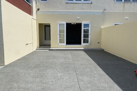 Photo of property in 73 Whites Line East, Waiwhetu, Lower Hutt, 5010