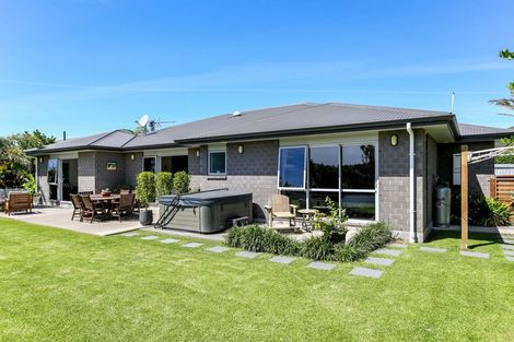 Photo of property in 67 Karamea Street, Whalers Gate, New Plymouth, 4310