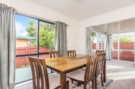Photo of property in 2/52 Waitaki Street, Henderson, Auckland, 0612