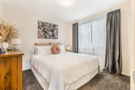 Photo of property in 5 View Ridge Drive, Ranui, Auckland, 0612