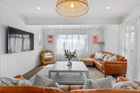 Photo of property in 44b Walton Street, Red Beach, 0932