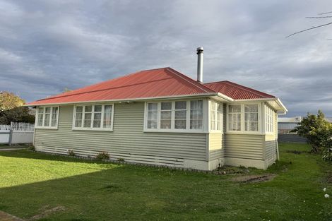 Photo of property in 4 Thames Street, Roslyn, Palmerston North, 4414