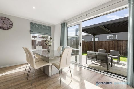 Photo of property in 7 Samuel Cassidy Avenue, Swanson, Auckland, 0614