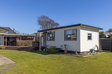 Photo of property in 48a Kings Drive, Levin, 5510