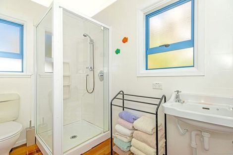 Photo of property in 3 Katrin Place, Mahia, 4198