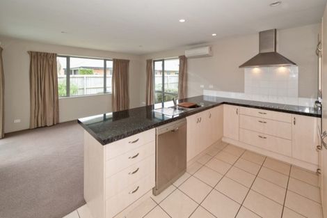 Photo of property in 6 Dunsford Close, Halswell, Christchurch, 8025