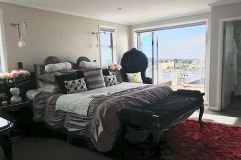 Photo of property in 43a Shanaway Rise, Hillcrest, Auckland, 0627