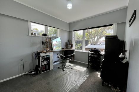 Photo of property in 1/16 Roseburn Place, Pakuranga, Auckland, 2010