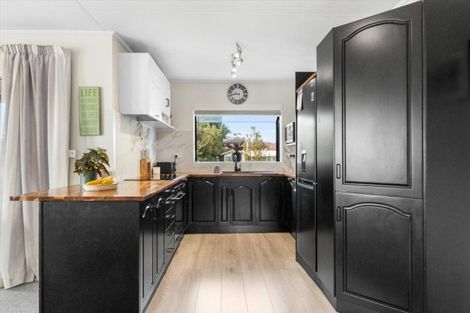 Photo of property in 9 Milsom Place, Te Puke, 3119