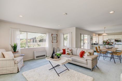 Photo of property in 112 Oxford Street, Tawa, Wellington, 5028