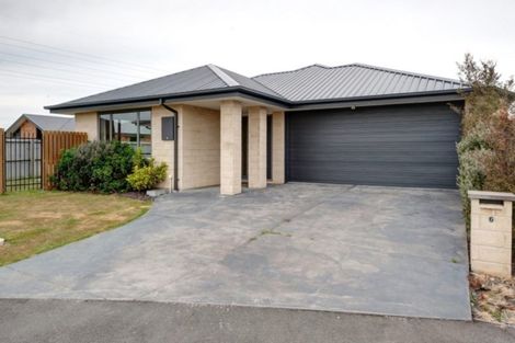 Photo of property in 6 Dunsford Close, Halswell, Christchurch, 8025