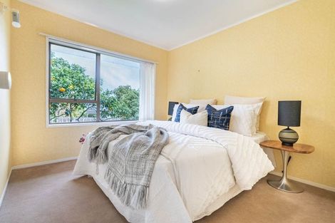 Photo of property in 16 Trevone Place, Forrest Hill, Auckland, 0620