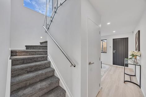 Photo of property in 49b Vera Road, Te Atatu South, Auckland, 0610