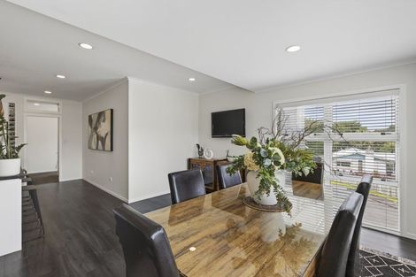 Photo of property in 5 Whitby Place, Westown, New Plymouth, 4310