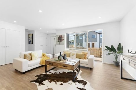 Photo of property in 5/4118a Great North Road, Glen Eden, Auckland, 0602