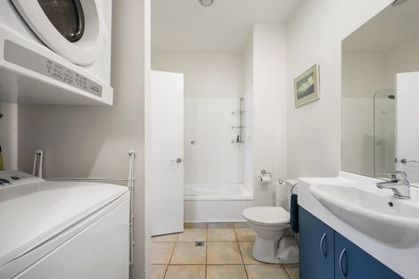 Photo of property in Stadium Garden Flats, 401/107 Thorndon Quay, Pipitea, Wellington, 6011