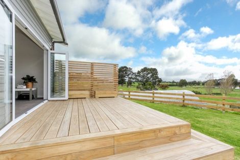 Photo of property in 311 Corbett Road, Paraite, New Plymouth, 4373