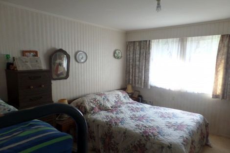 Photo of property in 10 Adams Road, Thornton Bay, Thames, 3575