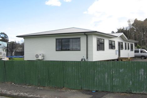 Photo of property in 9 Rathbone Street, Waipawa, 4210