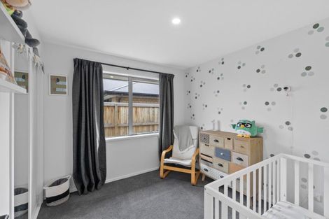 Photo of property in 16 Croydon Street, Woodend, 7610