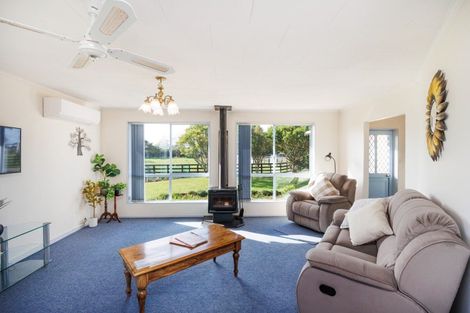 Photo of property in 112 Avenue Road, Foxton, 4891