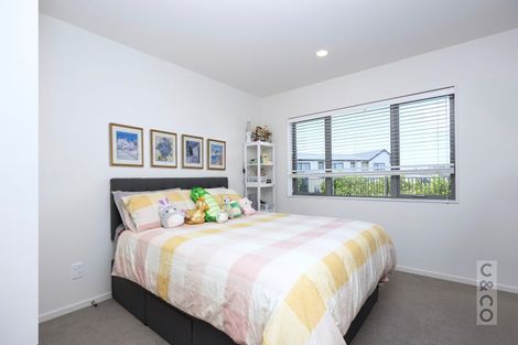 Photo of property in 54 Vinistra Road, Kumeu, 0810