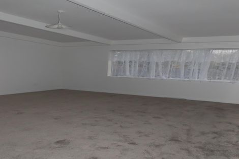 Photo of property in 77 Chichester Drive, Rosehill, Papakura, 2113
