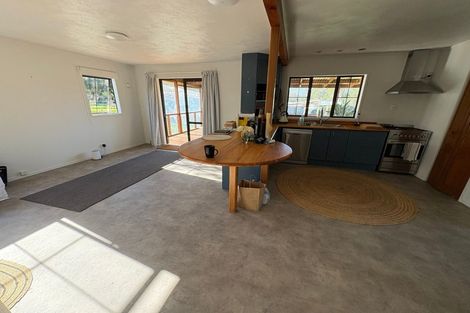 Photo of property in 240 Riverhead Road, Kumeu, 0892