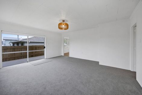 Photo of property in 5 Nikau Street, Inglewood, 4330