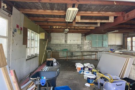 Photo of property in 4 Gibbs Crescent, Wainuiomata, Lower Hutt, 5014