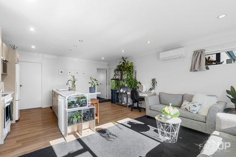 Photo of property in 13 Hobie Court, West Harbour, Auckland, 0618