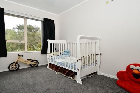 Photo of property in 13 Waimoko Glen, Swanson, Auckland, 0612