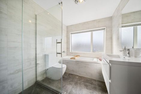 Photo of property in 5 Lyttelton Avenue, Forrest Hill, Auckland, 0620