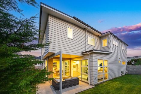 Photo of property in 21 Headland Drive, Long Bay, Auckland, 0630