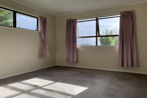 Photo of property in 4 Felicity Place, Unsworth Heights, Auckland, 0632