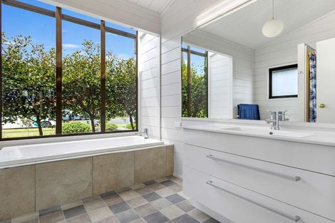 Photo of property in 2 Kathleen Street, Parkvale, Hastings, 4122