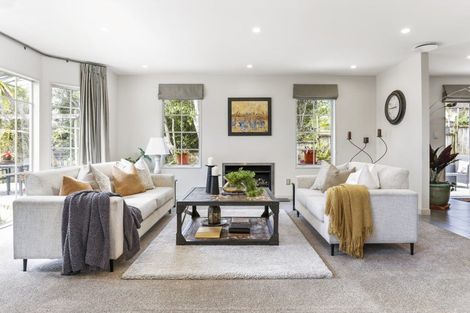 Photo of property in 70 Saddleback Rise, Murrays Bay, Auckland, 0630