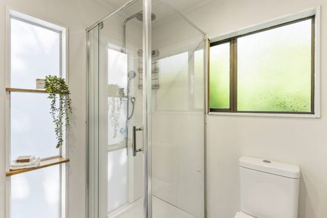 Photo of property in 1/42 Stanley Road, Glenfield, Auckland, 0629