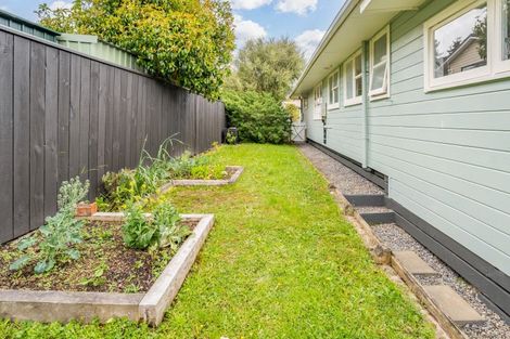Photo of property in 65 Moeraki Road, Maoribank, Upper Hutt, 5018