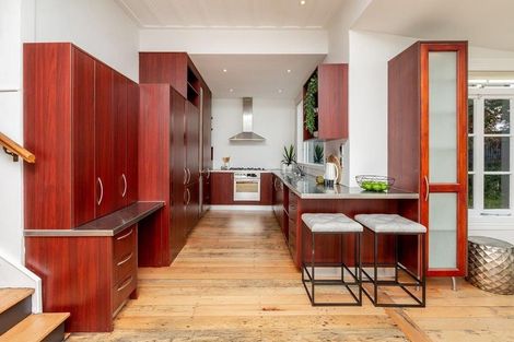 Photo of property in 35 St Marys Road, Saint Marys Bay, Auckland, 1011