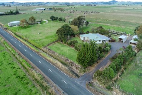 Photo of property in 76 Robertson Road, Ruawai, 0591