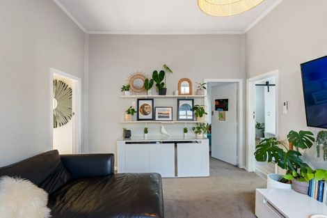 Photo of property in 9 East Street, Petone, Lower Hutt, 5012