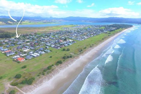 Photo of property in 102 Kowhai Avenue, Matarangi, Whitianga, 3592