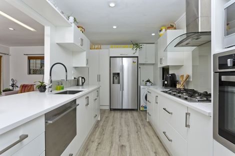 Photo of property in 2/29 Rangatira Road, Birkdale, Auckland, 0626