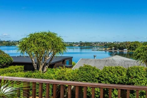 Photo of property in 308 Hurstmere Road, Takapuna, Auckland, 0622