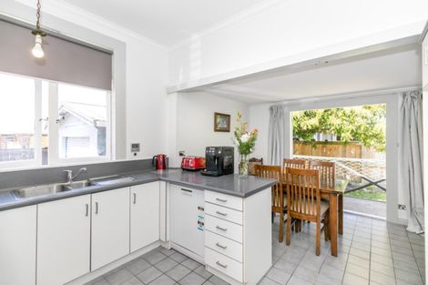 Photo of property in 28 Odette Street, Bader, Hamilton, 3206