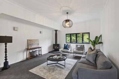 Photo of property in 327 Awai Road, Tarurutangi, New Plymouth, 4372