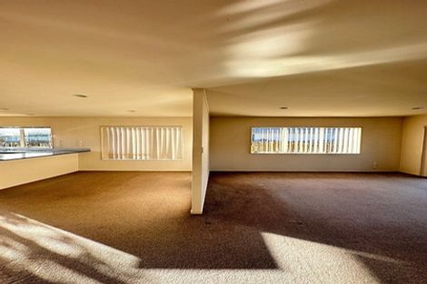 Photo of property in 1/15 Tolben Place, Golflands, Auckland, 2013